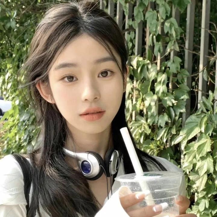 小鱼莉莉